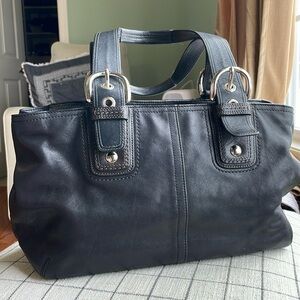 Authentic coach vintage shoulder bag, black leather